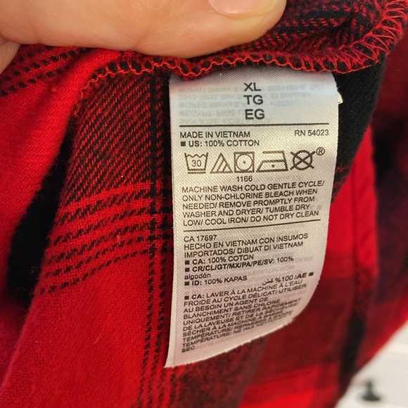 Old Navy The Boyfriend Shirt - Picture 5 of 5